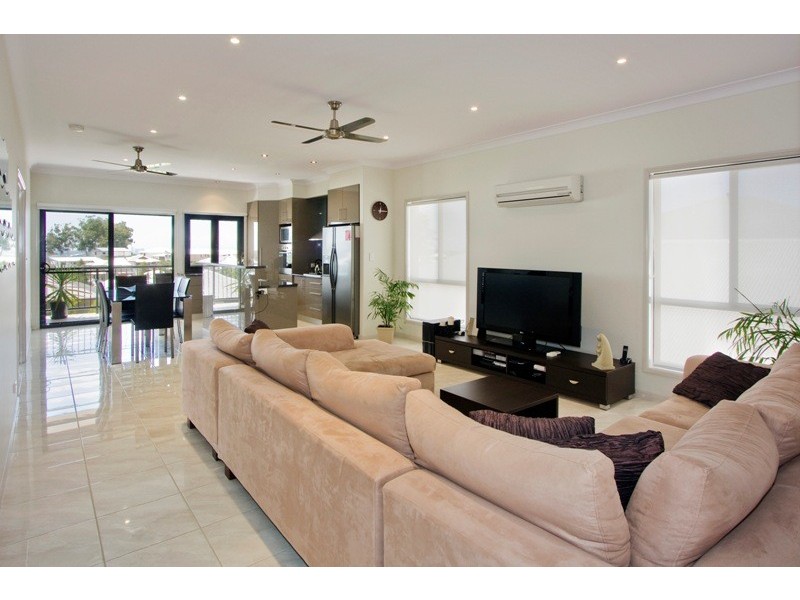 8 Aquarius Street, Reedy Creek QLD 4227