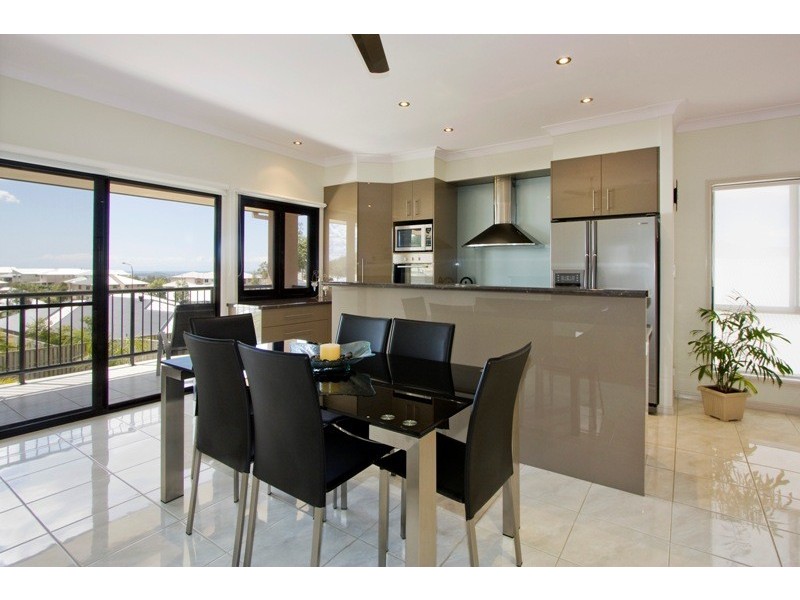 8 Aquarius Street, Reedy Creek QLD 4227