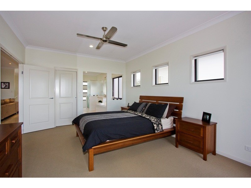 8 Aquarius Street, Reedy Creek QLD 4227