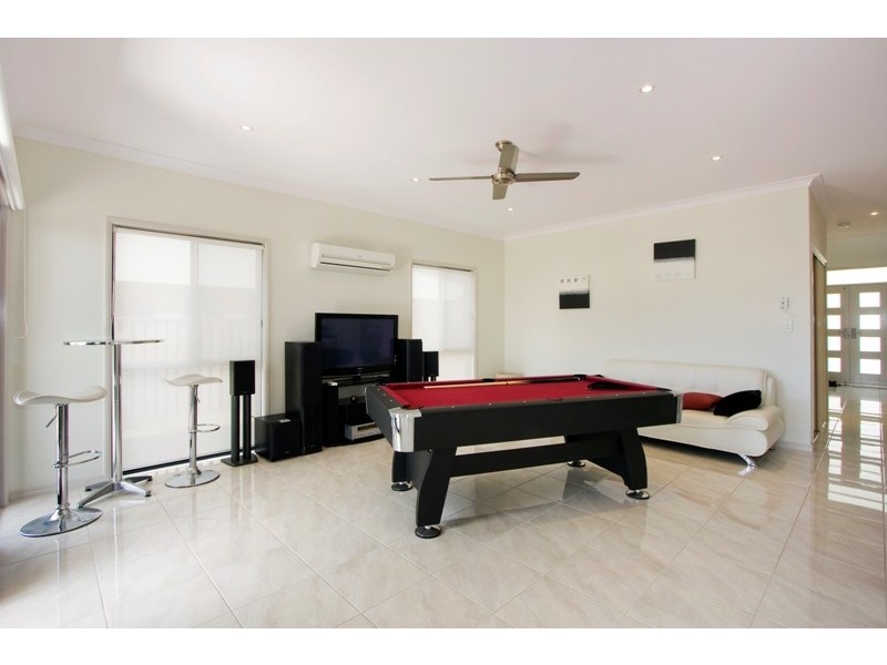 8 Aquarius Street, Reedy Creek QLD 4227