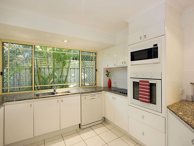 2/32 Hilda Street, Mermaid Beach QLD 4218