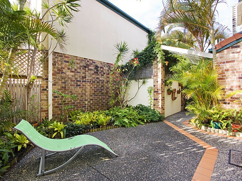 2/32 Hilda Street, Mermaid Beach QLD 4218