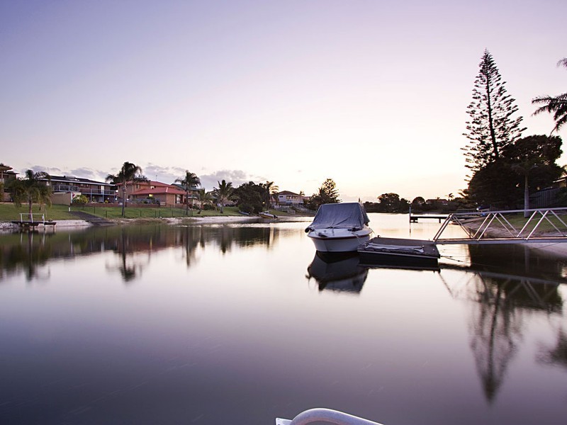 8 Rudder Court, Mermaid Waters QLD 4218