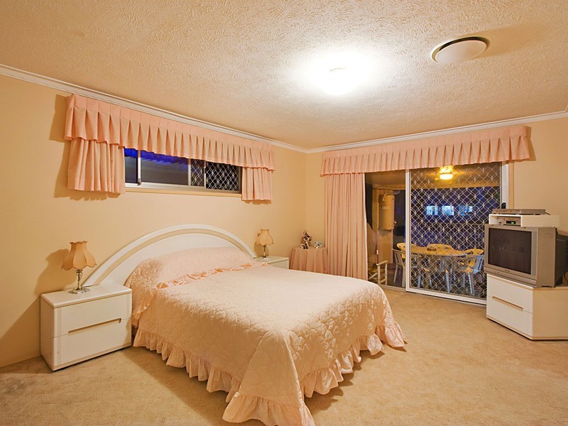 8 Rudder Court, Mermaid Waters QLD 4218