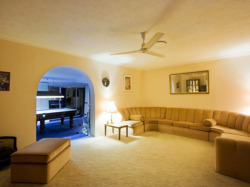 8 Rudder Court, Mermaid Waters QLD 4218