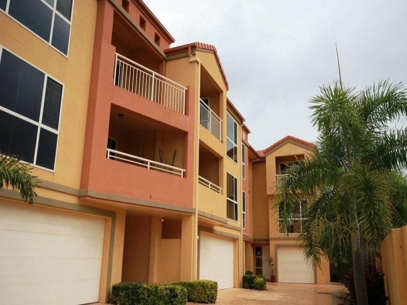 4/196C Hedges Avenue, Mermaid Beach QLD 4218