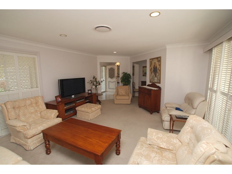 135 Santa Cruz Boulevard, Clear Island Waters QLD 4226