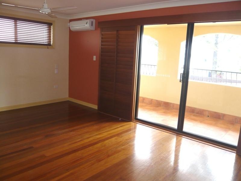 24 Alfred Street, Mermaid Beach QLD 4218