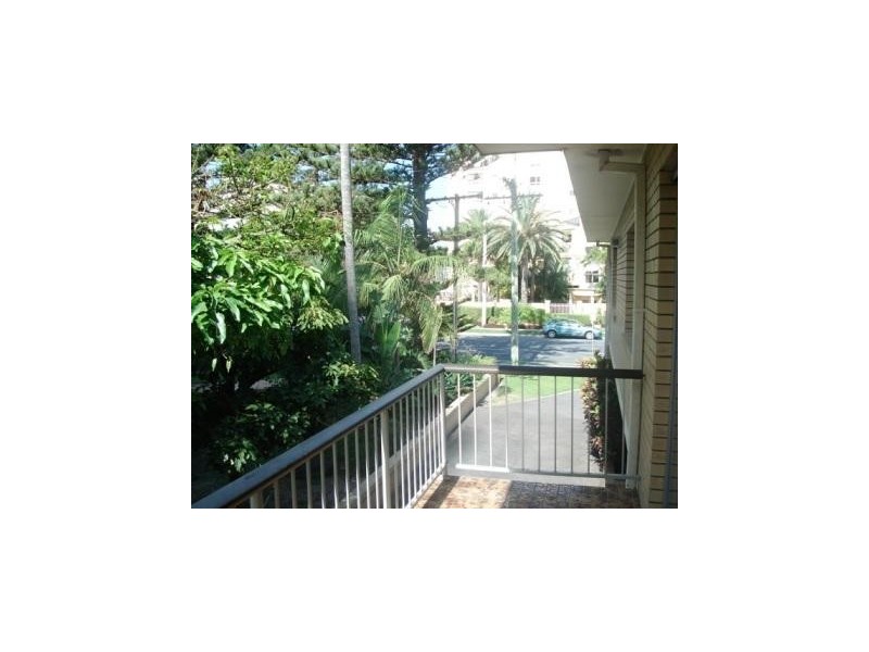 4/123 Old Burleigh Road, Broadbeach QLD 4218
