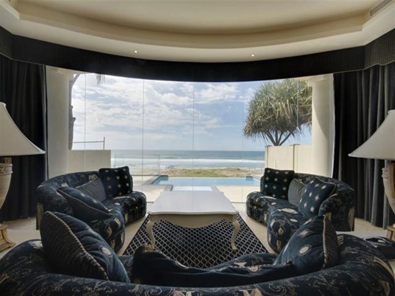 31 Hedges Avenue, Mermaid Beach QLD 4218