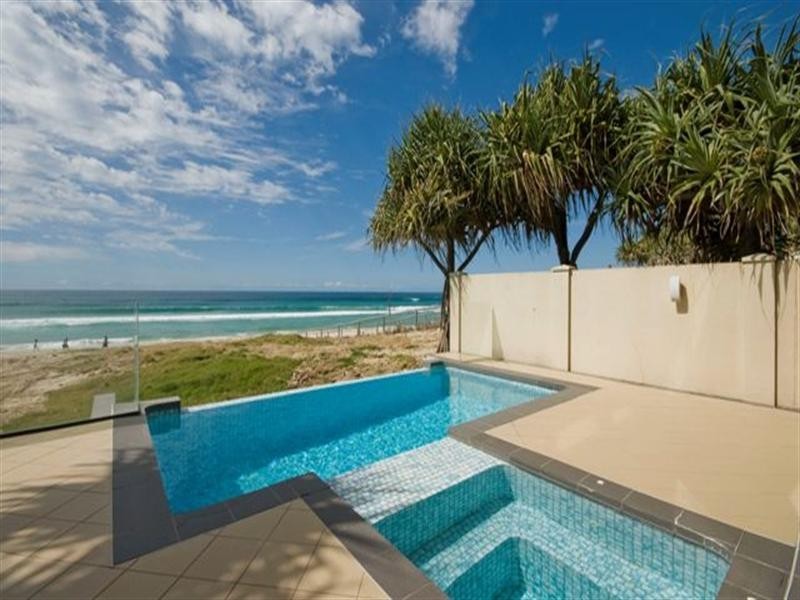 31 Hedges Avenue, Mermaid Beach QLD 4218