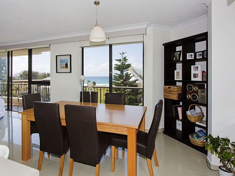 10/3576 ‘Carrington Court’ Main Beach Parade, Main Beach QLD 4217