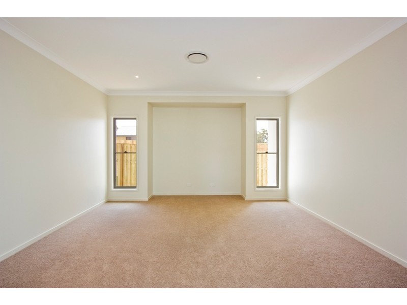 16 Worchester Terrace, Reedy Creek QLD 4227