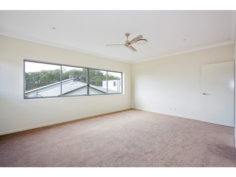 16 Worchester Terrace, Reedy Creek QLD 4227