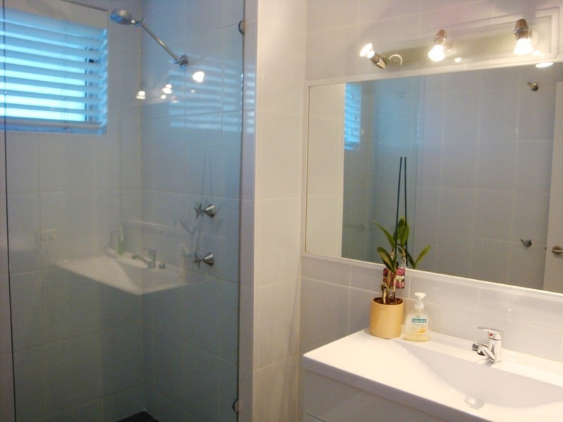 Broadbeach Waters QLD 4218