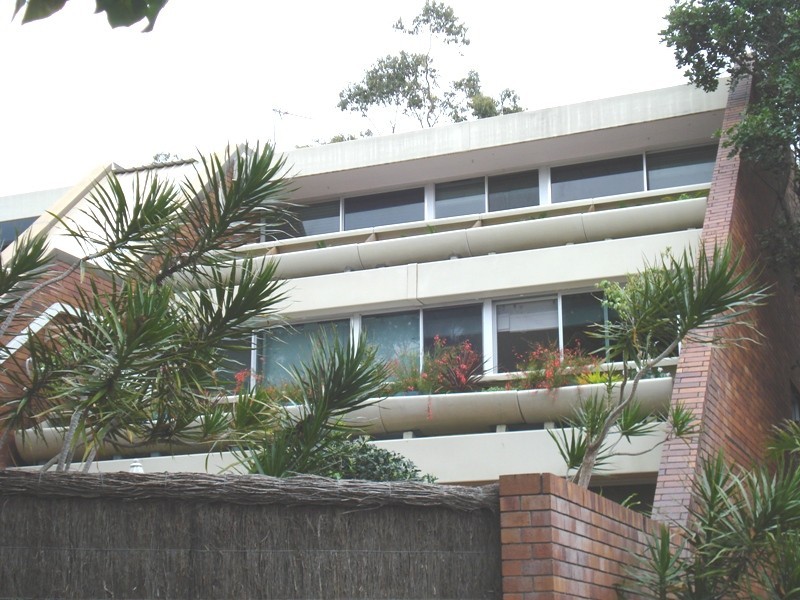 Broadbeach Waters QLD 4218