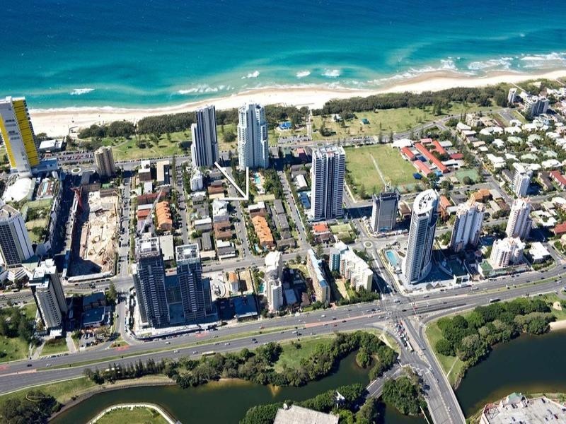 3 ‘Tingira’, 16 Anne Avenue, Broadbeach QLD 4218
