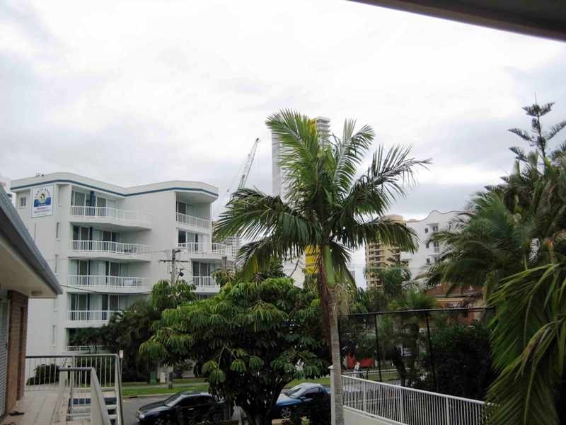 3 ‘Tingira’, 16 Anne Avenue, Broadbeach QLD 4218