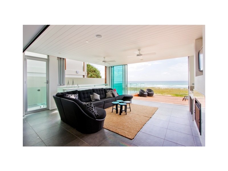 223 Hedges Avenue, Mermaid Beach QLD 4218