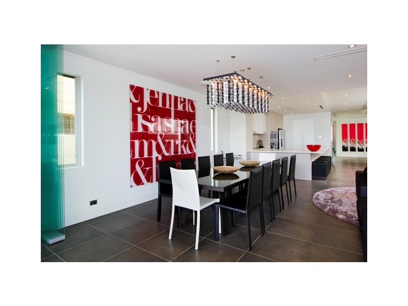 223 Hedges Avenue, Mermaid Beach QLD 4218