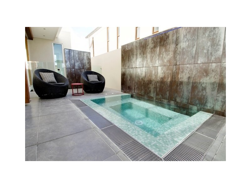 223 Hedges Avenue, Mermaid Beach QLD 4218