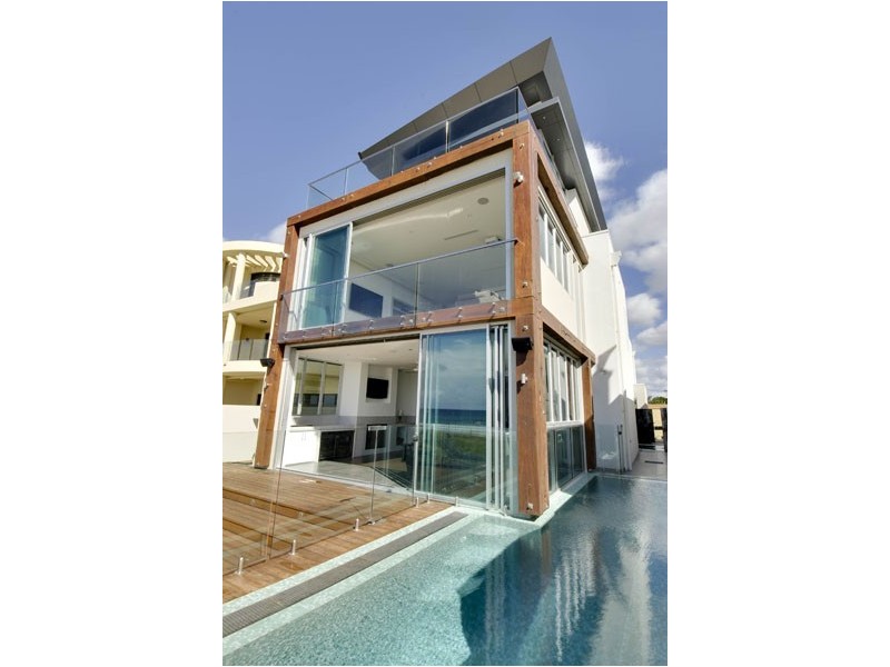 223 Hedges Avenue, Mermaid Beach QLD 4218