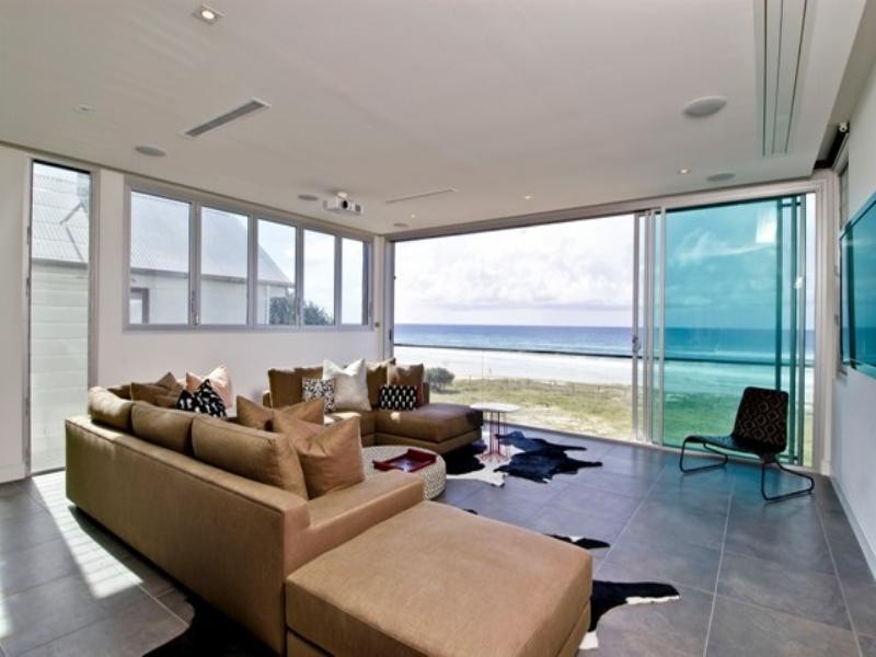 223 Hedges Avenue, Mermaid Beach QLD 4218