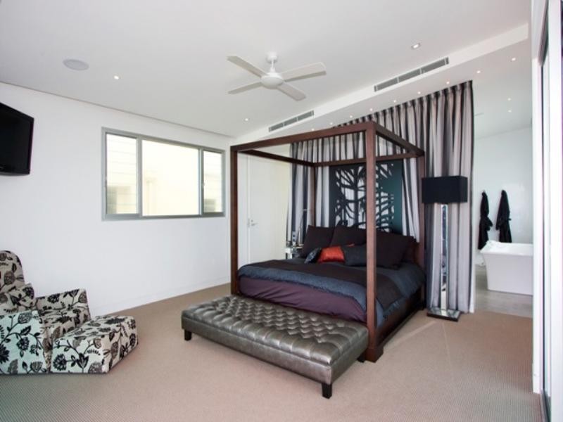 223 Hedges Avenue, Mermaid Beach QLD 4218