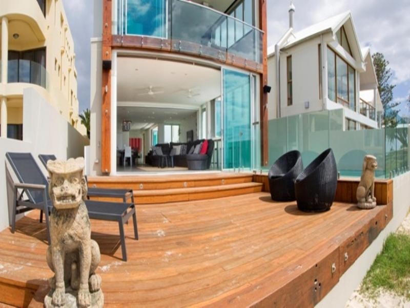 223 Hedges Avenue, Mermaid Beach QLD 4218