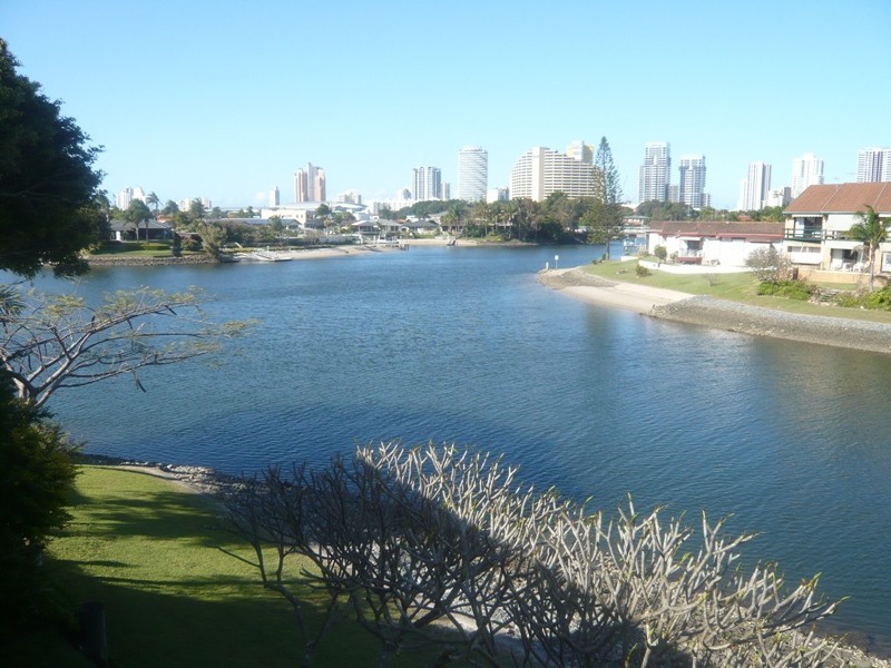 3/47 Hooker Boulevard, Broadbeach Waters QLD 4218