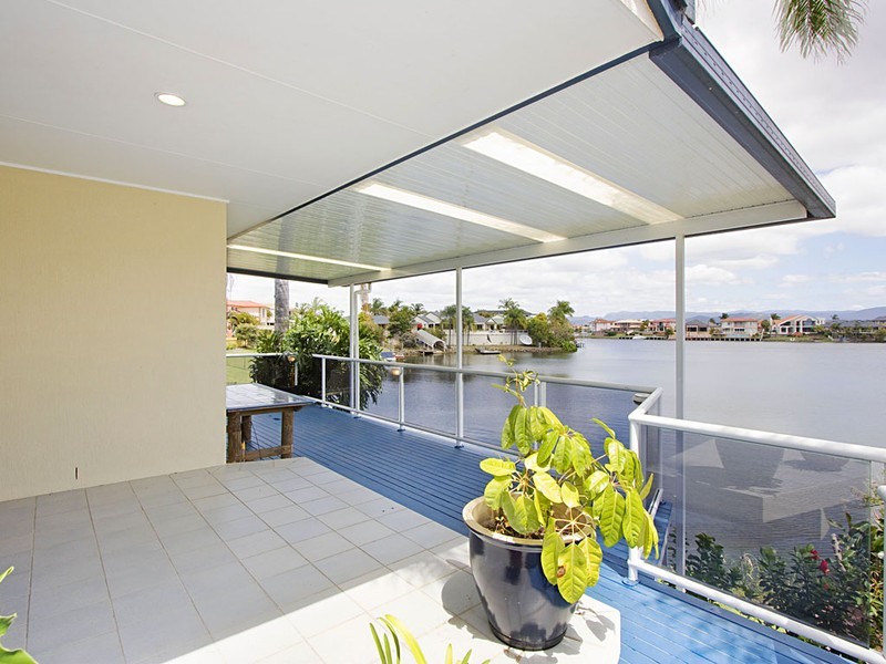 Clear Island Waters QLD 4226