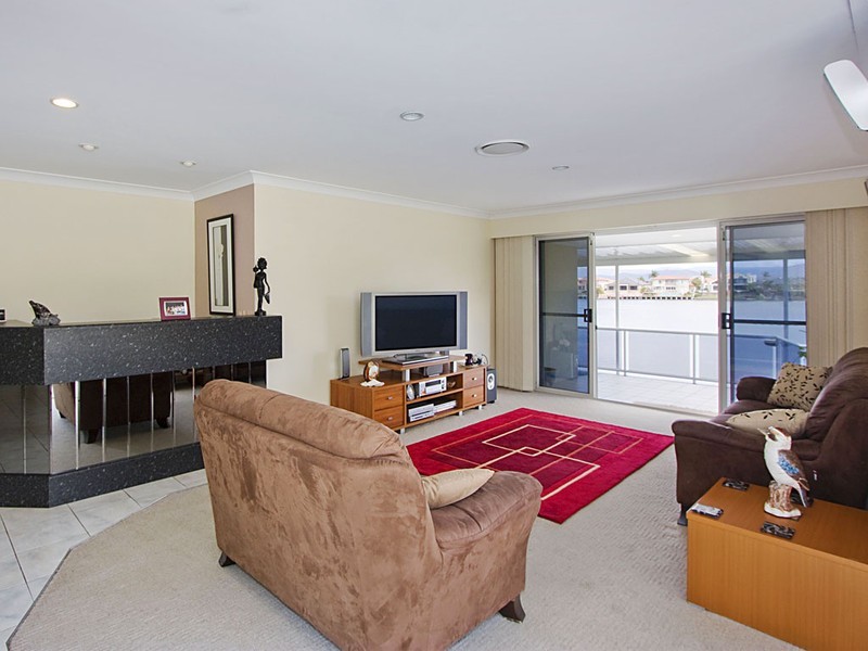 Clear Island Waters QLD 4226