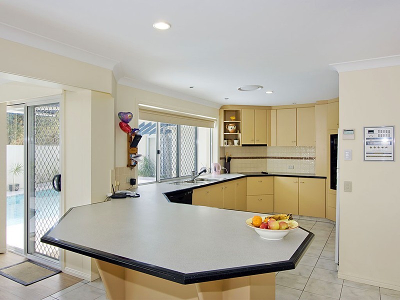 Clear Island Waters QLD 4226