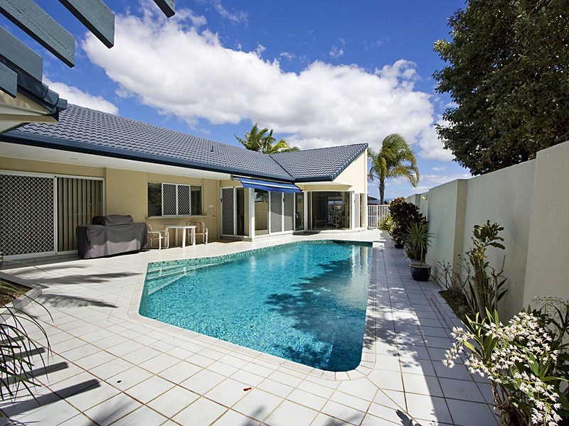 Clear Island Waters QLD 4226