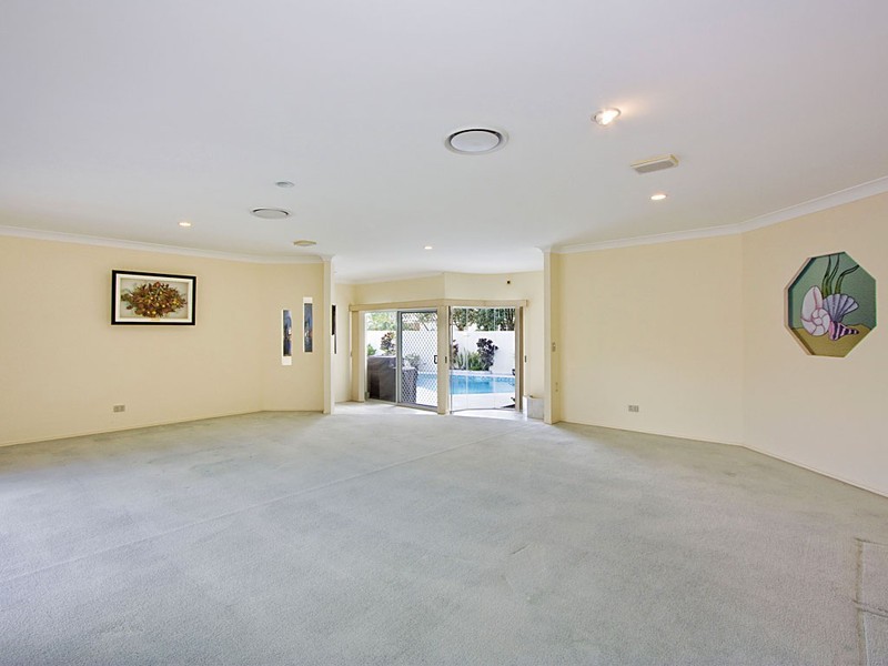 Clear Island Waters QLD 4226