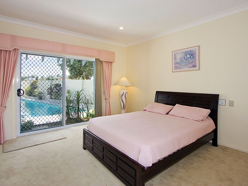 Clear Island Waters QLD 4226