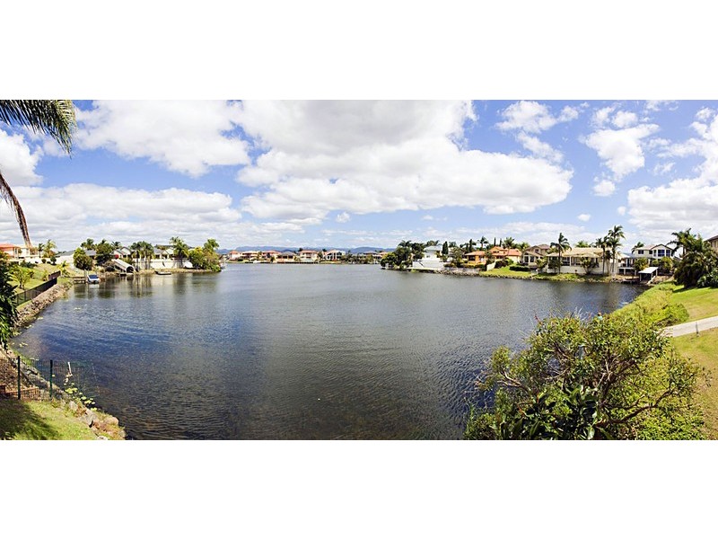 Clear Island Waters QLD 4226