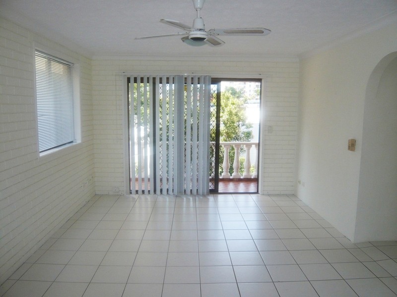 7/6 Genoa Street, Broadbeach QLD 4218