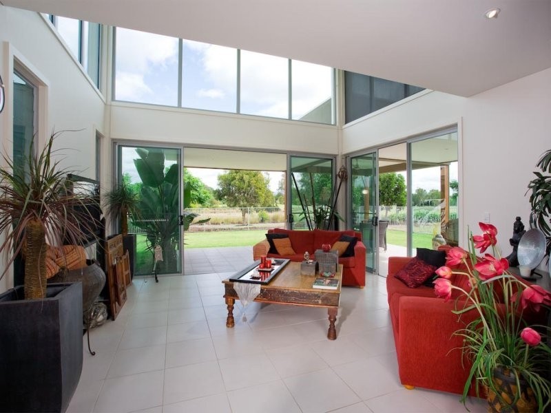 28 Lakelands Drive, Merrimac QLD 4226