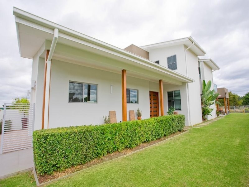 28 Lakelands Drive, Merrimac QLD 4226