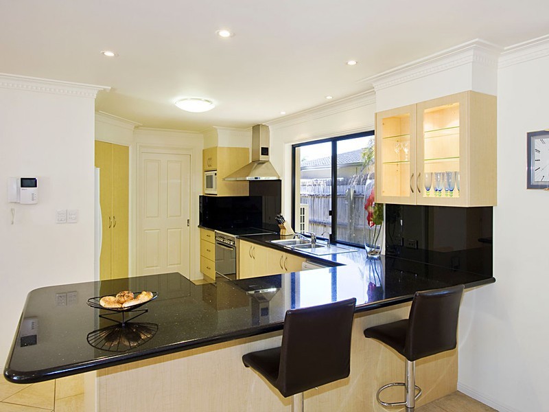 3 McCleary Street, Sorrento QLD 4217