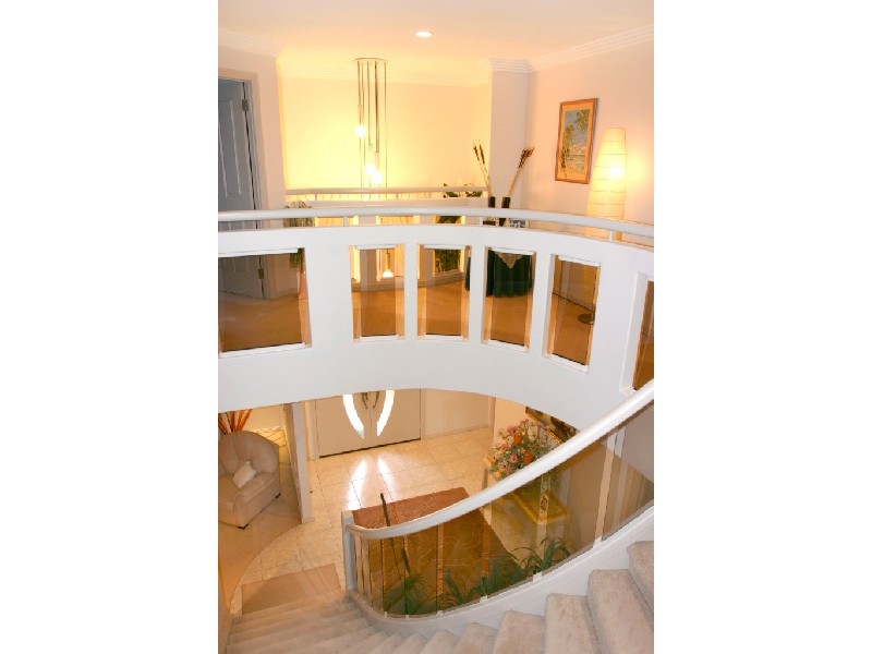 Clear Island Waters QLD 4226