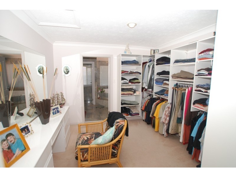 Clear Island Waters QLD 4226