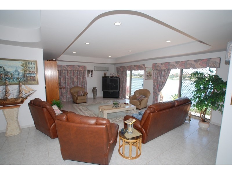 Clear Island Waters QLD 4226