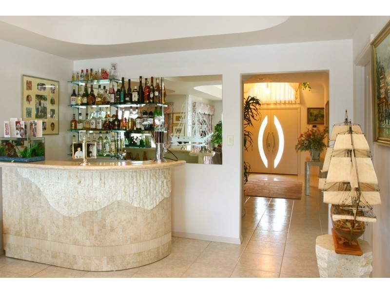 Clear Island Waters QLD 4226