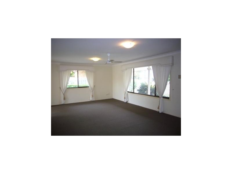 8 Moola Court, Broadbeach Waters QLD 4218