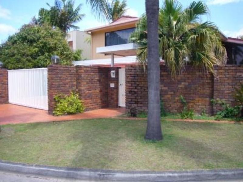 30 Midshipman Court, Main Beach QLD 4217