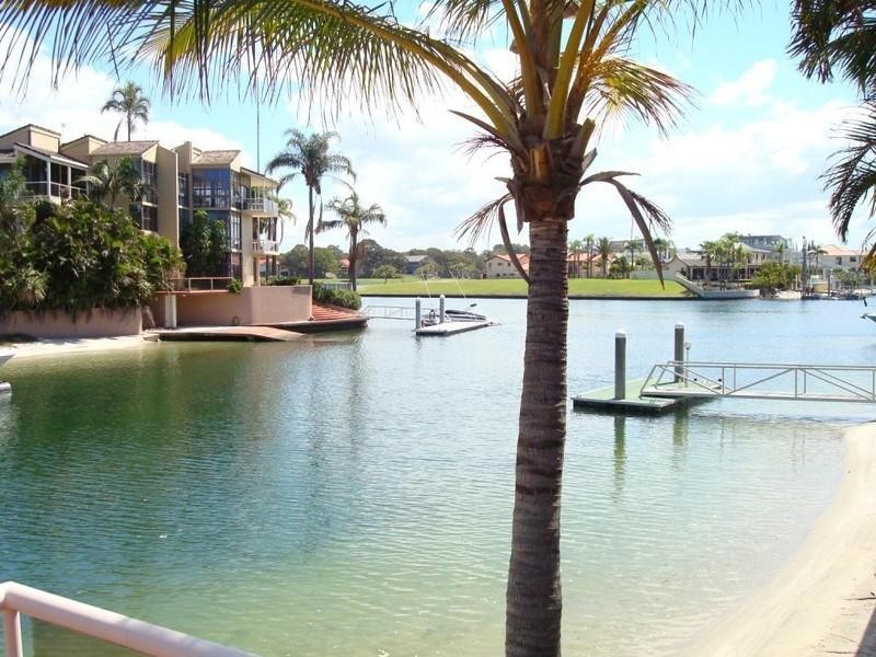 30 Midshipman Court, Main Beach QLD 4217