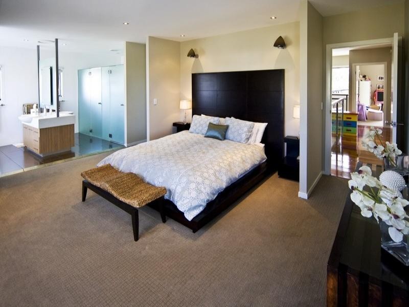 Broadbeach Waters QLD 4218