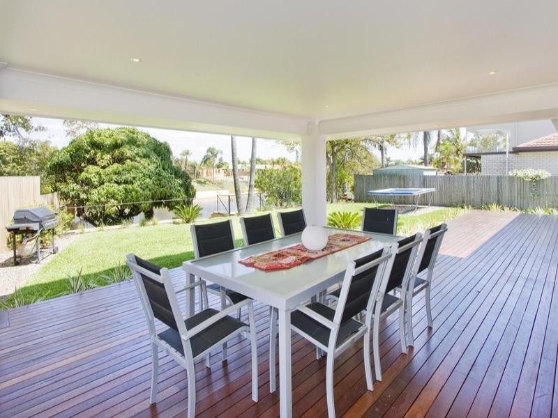 40 Alec Avenue, Mermaid Waters QLD 4218